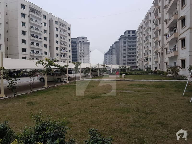 10 Marla Ground Floor Brand New Modern Luxurious Flat Available For Rent In Askari 11