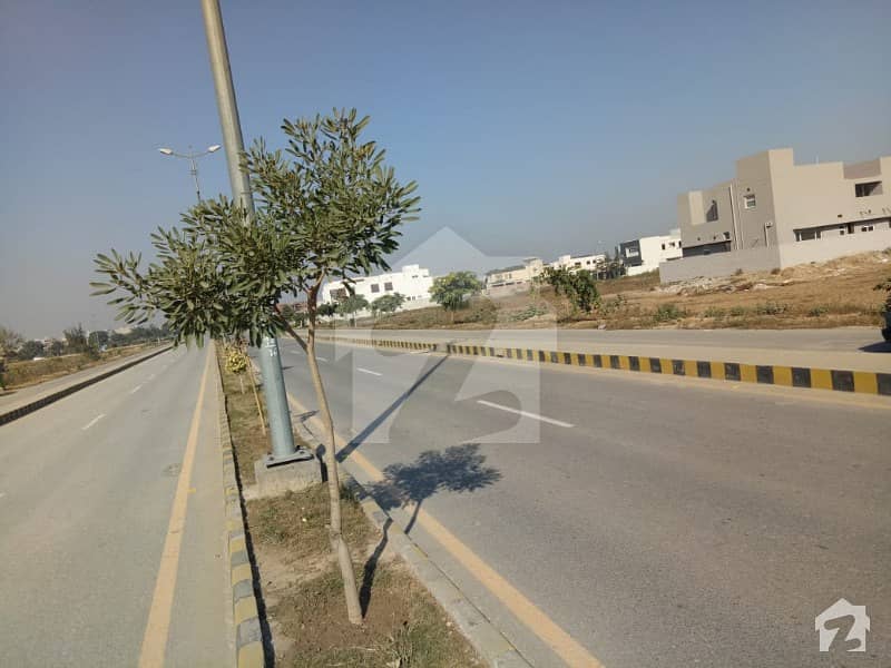 Estate Lines Offers 22 Marla Corner Plot 499 V Block Facing Park 19 Kanal 70x70 Road In Dha Phase 8