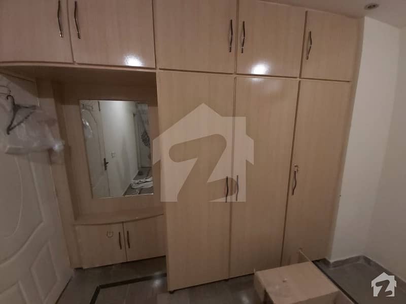 LIKE BRAND NEW FACING PARK 2 BED FLAT AVALABLE
