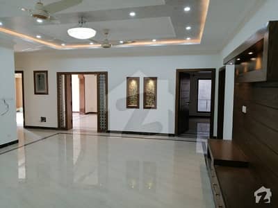 brand new one kanal upper portion available on rent brand new one kanal upper portion available on rent