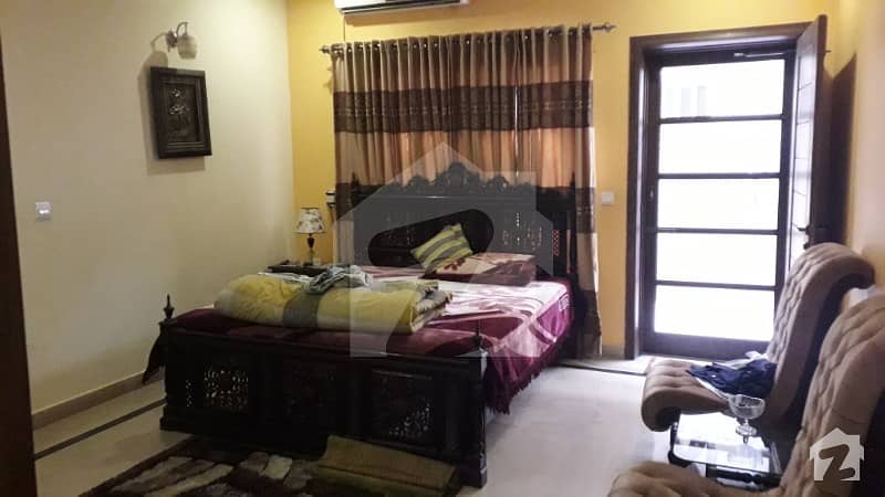 ای ۔ 11 اسلام آباد میں 6 کمروں کا 13 مرلہ مکان 4.8 کروڑ میں برائے فروخت۔