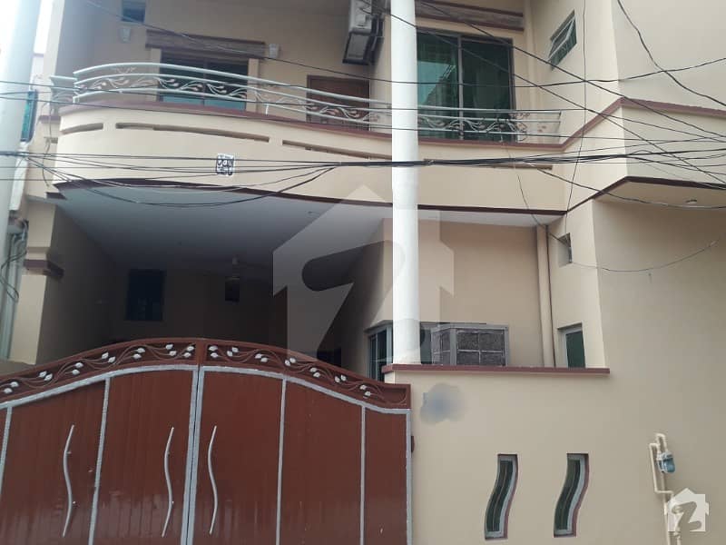 علی پارک کینٹ لاہور میں 7 کمروں کا 6 مرلہ مکان 1.3 کروڑ میں برائے فروخت۔
