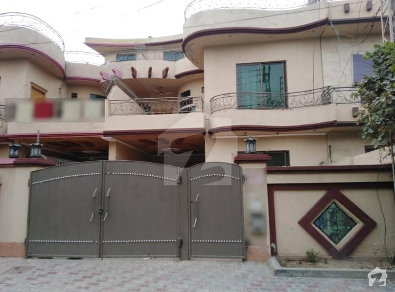 جوہر ٹاؤن فیز 1 جوہر ٹاؤن لاہور میں 5 کمروں کا 10 مرلہ مکان 2.15 کروڑ میں برائے فروخت۔