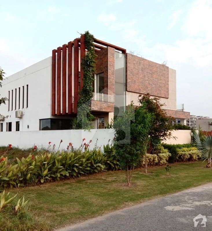 ڈی ایچ اے فیز 6 - بلاک ایل فیز 6 ڈیفنس (ڈی ایچ اے) لاہور میں 5 کمروں کا 1 کنال مکان 5.25 کروڑ میں برائے فروخت۔