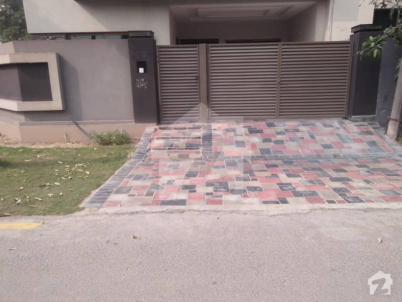 10 Marla Beautiful House for Sale in Phase 2 DHA Defence