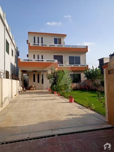 سوان گارڈن اسلام آباد میں 7 کمروں کا 1.1 کنال مکان 2.8 کروڑ میں برائے فروخت۔ سوان گارڈن اسلام آباد میں 7 کمروں کا 1.1 کنال مکان 2.8 کروڑ میں برائے فروخت۔