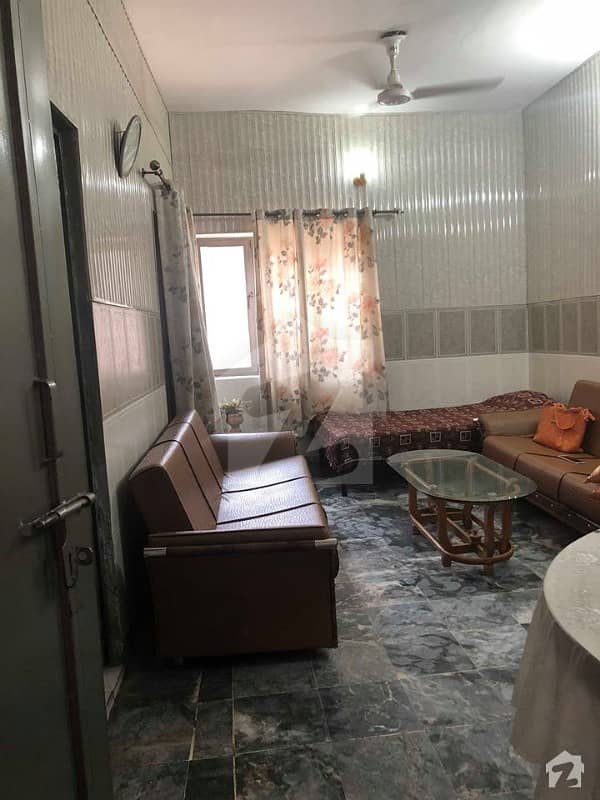 ضرار شہید روڈ کینٹ لاہور میں 4 کمروں کا 4 مرلہ مکان 50 لاکھ میں برائے فروخت۔