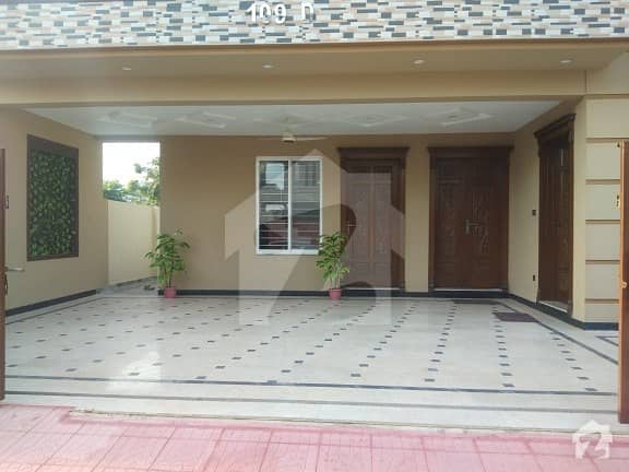 میڈیا ٹاؤن راولپنڈی میں 6 کمروں کا 12 مرلہ مکان 2.6 کروڑ میں برائے فروخت۔