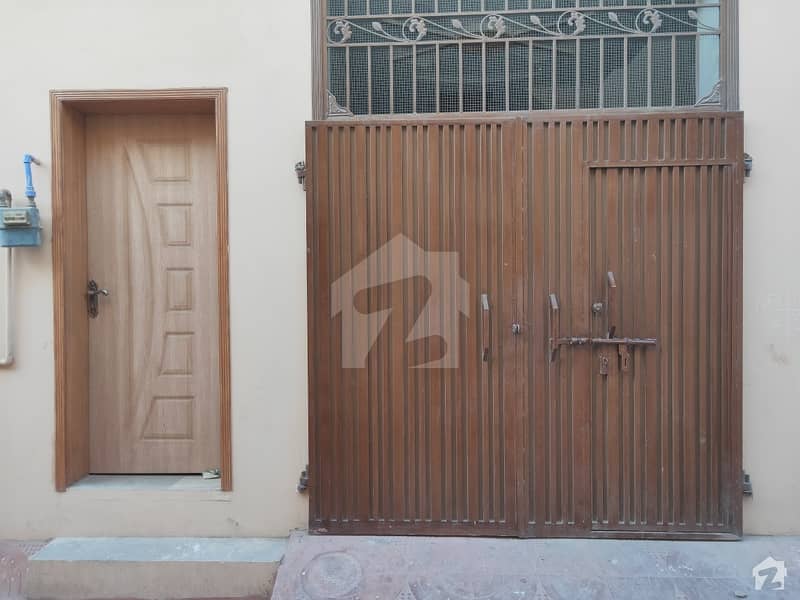 فاروق پورہ ملتان میں 4 کمروں کا 2 مرلہ مکان 30 لاکھ میں برائے فروخت۔