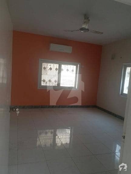 Bungalow available on rent 300 yard phase 4 Main commercial avenue