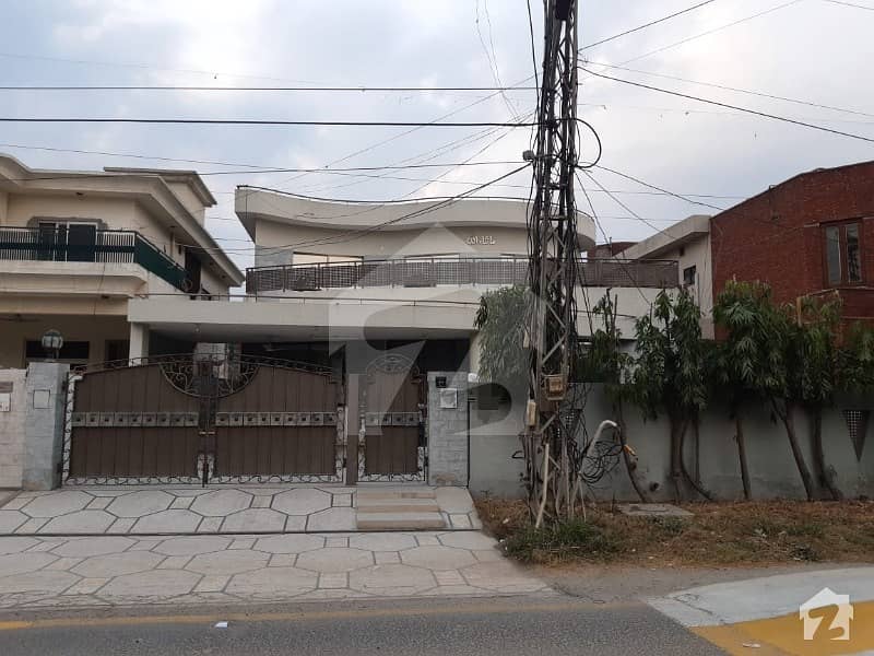 One Kanal Attractive House Available for Rent in Phase 3 DHA Defence