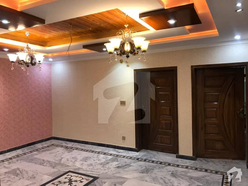 بنی گالہ اسلام آباد میں 6 کمروں کا 8 مرلہ مکان 1.6 کروڑ میں برائے فروخت۔