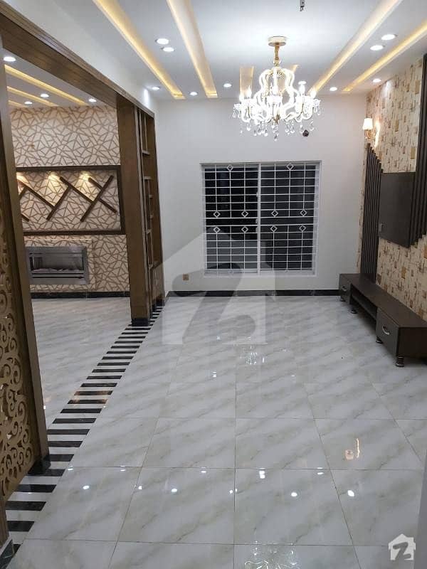 FIVE MARLA BEAUTIFUL HOUSE AVAILABLE FOR RENT IN BAHRIA TOWN LAHORE
