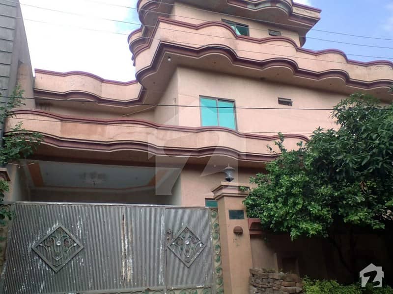 ایسٹرج ہاؤسنگ سکیم راولپنڈی میں 5 کمروں کا 9 مرلہ مکان 1.6 کروڑ میں برائے فروخت۔