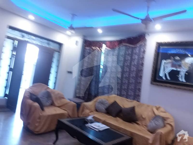 پی آئی اے ہاؤسنگ سکیم ۔ بلاک بی پی آئی اے ہاؤسنگ سکیم لاہور میں 5 کمروں کا 10 مرلہ مکان 1.55 کروڑ میں برائے فروخت۔