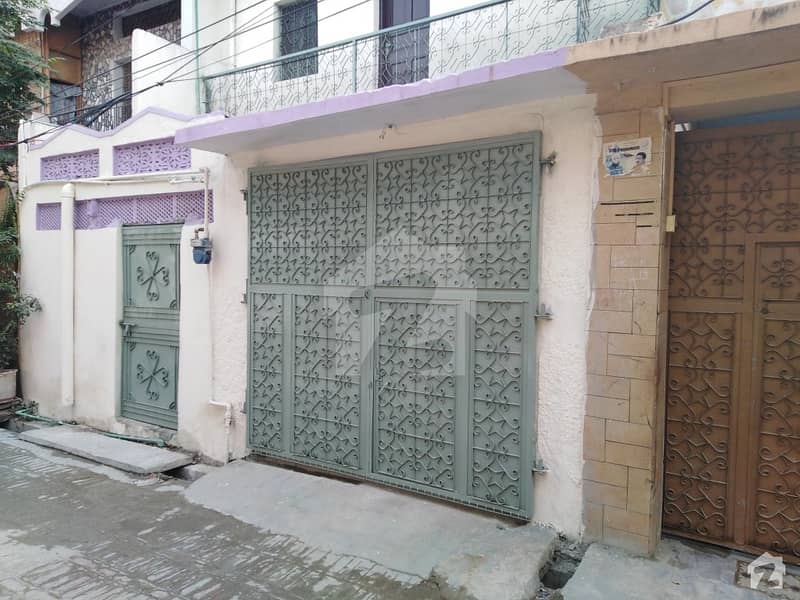 گلبرگ پشاور میں 3 کمروں کا 5 مرلہ بالائی پورشن 22 ہزار میں کرایہ پر دستیاب ہے۔