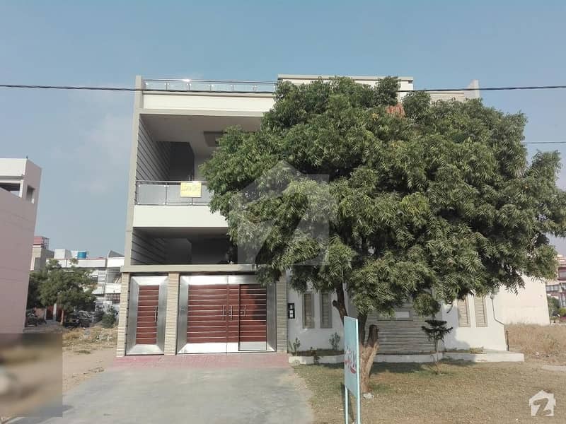 گلشنِ معمار - سیکٹر آر گلشنِ معمار گداپ ٹاؤن کراچی میں 6 کمروں کا 10 مرلہ مکان 2.6 کروڑ میں برائے فروخت۔