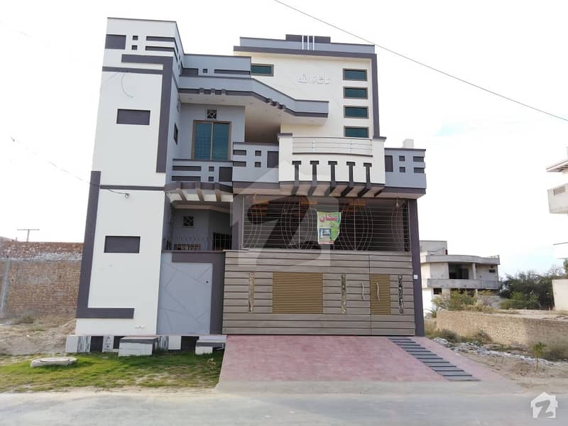 گورنمنٹ ایمپلائیز کوآپریٹو ہاؤسنگ سوسائٹی بہاولپور میں 4 کمروں کا 7 مرلہ مکان 95 لاکھ میں برائے فروخت۔