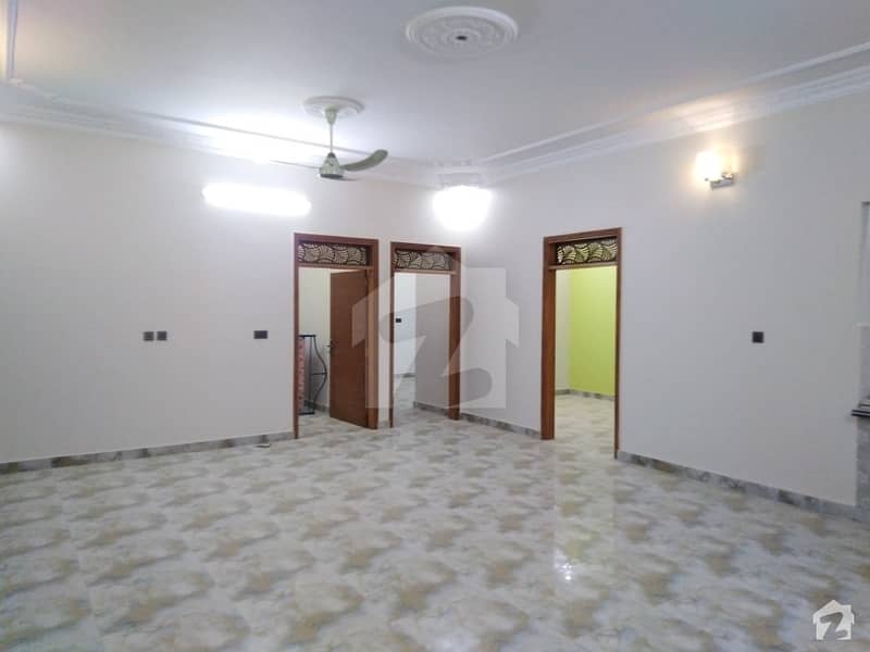 کے ای ایس سی ہاؤسنگ سوسائٹی سکیم 33 کراچی میں 6 کمروں کا 8 مرلہ مکان 2.5 کروڑ میں برائے فروخت۔