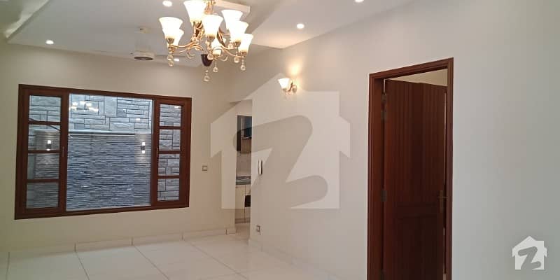 ڈی ایچ اے فیز 7 ایکسٹینشن ڈی ایچ اے ڈیفینس کراچی میں 4 کمروں کا 6 مرلہ مکان 1.4 لاکھ میں کرایہ پر دستیاب ہے۔