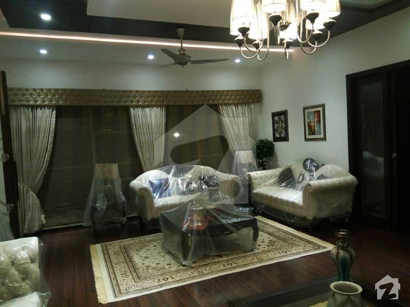 ڈی ایچ اے فیز 1 - بلاک ایم فیز 1 ڈیفنس (ڈی ایچ اے) لاہور میں 7 کمروں کا 2 کنال مکان 9 کروڑ میں برائے فروخت۔