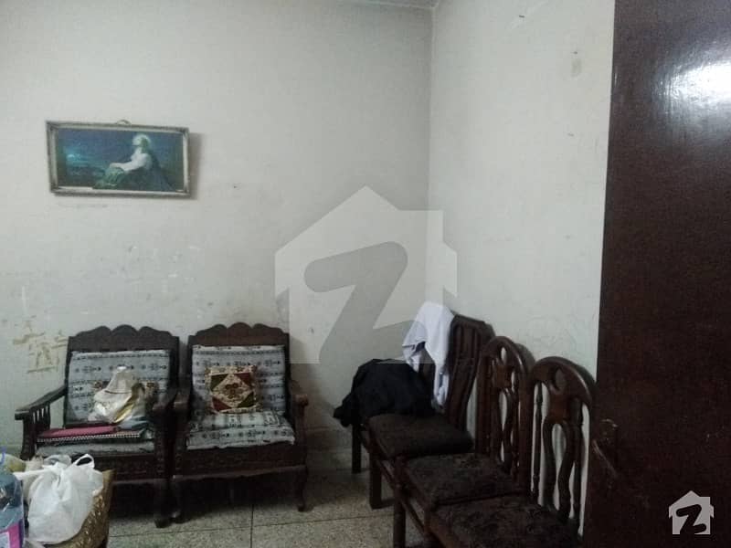 4 Marla Double Storey Old House In Street For Sale