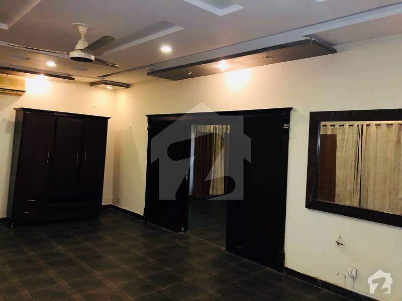 ماڈل ٹاؤن ۔ بلاک اے ماڈل ٹاؤن لاہور میں 7 کمروں کا 4 کنال مکان 5.5 لاکھ میں کرایہ پر دستیاب ہے۔