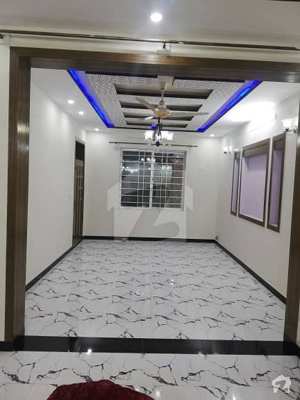 پی ڈبلیو ڈی ہاؤسنگ سکیم اسلام آباد میں 4 کمروں کا 9 مرلہ مکان 1.75 کروڑ میں برائے فروخت۔