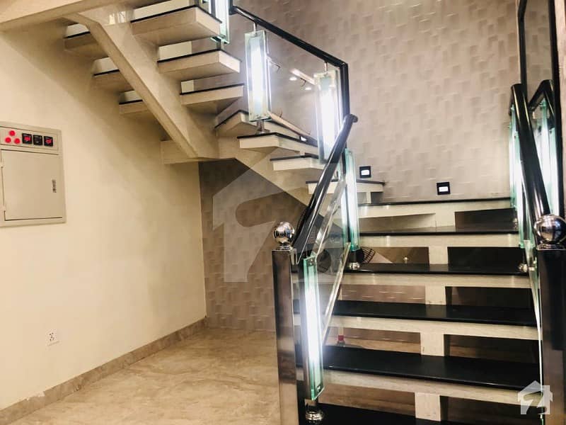 FIVE MARLA BEAUTIFUL HOUSE AVAILABLE FOR RENT IN BAHRIA TOWN LAHORE