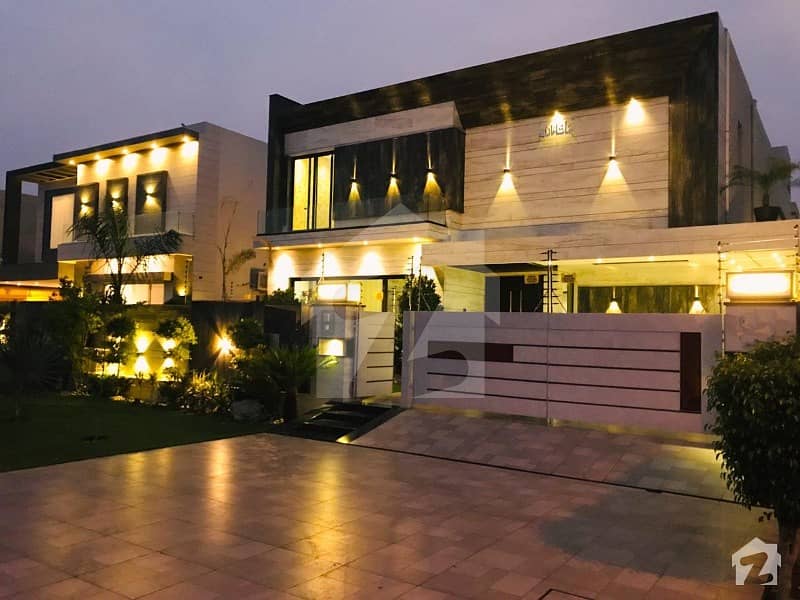 1 Kanal Stunning Luxurious Bungalow for Sale in Phase 5 DHA Defence