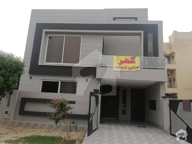بحریہ ٹاؤن ۔ بلاک اے اے بحریہ ٹاؤن سیکٹرڈی بحریہ ٹاؤن لاہور میں 3 کمروں کا 5 مرلہ مکان 41 ہزار میں کرایہ پر دستیاب ہے۔