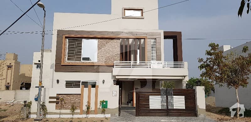 Classic 10 Marla Brand New Luxury House For Sale In Bahria Town Lahore