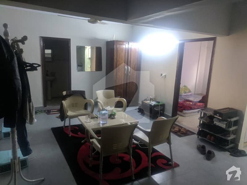 کلفٹن ۔ بلاک 2 کلفٹن کراچی میں 2 کمروں کا 4 مرلہ فلیٹ 1 کروڑ میں برائے فروخت۔