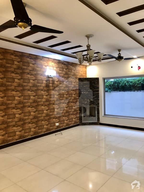 Beautiful One Kanal Bungalow For Sale