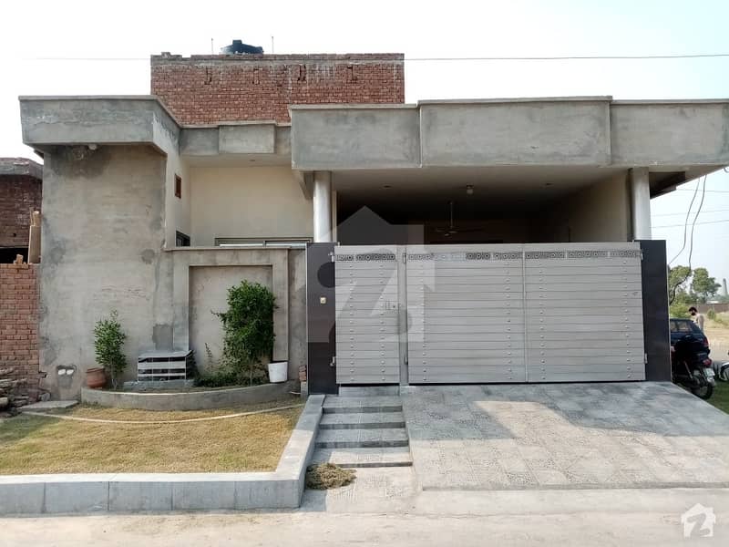 خیابان گرین ستیانہ روڈ فیصل آباد میں 6 مرلہ مکان 75 لاکھ میں برائے فروخت۔