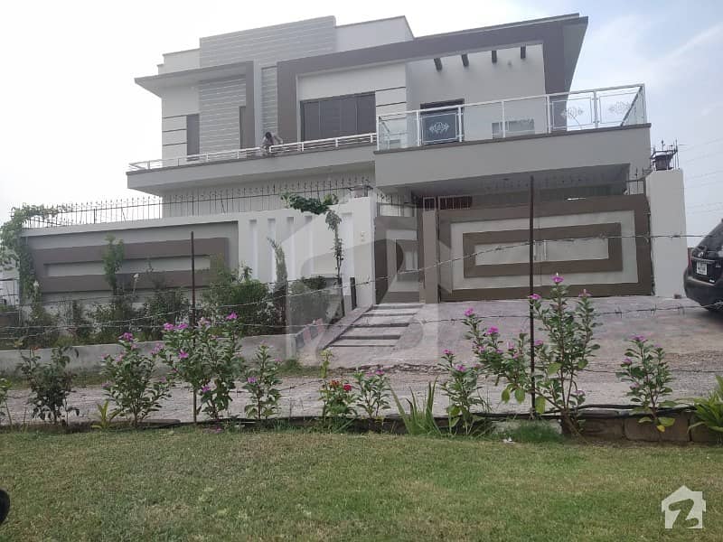 Beautifully Constructed 1 Kanal House For Sale