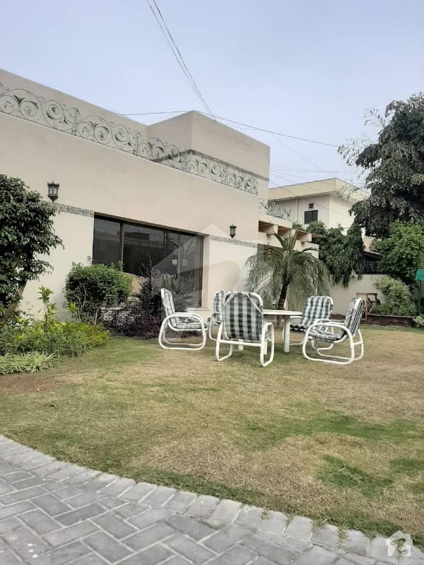 ڈی ایچ اے فیز 1 ڈیفنس (ڈی ایچ اے) لاہور میں 6 کمروں کا 2 کنال مکان 2.25 لاکھ میں کرایہ پر دستیاب ہے۔