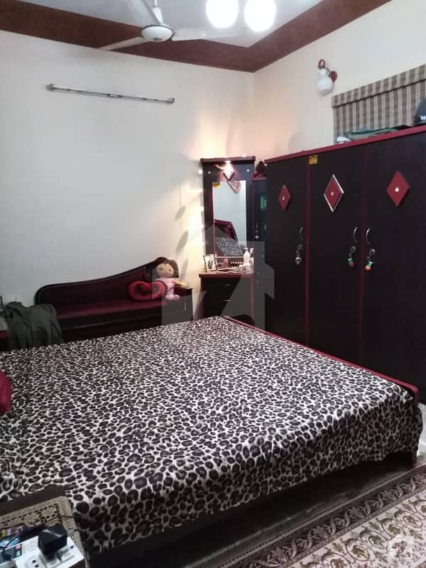 بفر زون - سیکٹر 16-A بفر زون نارتھ کراچی کراچی میں 9 کمروں کا 5 مرلہ مکان 1 کروڑ میں برائے فروخت۔