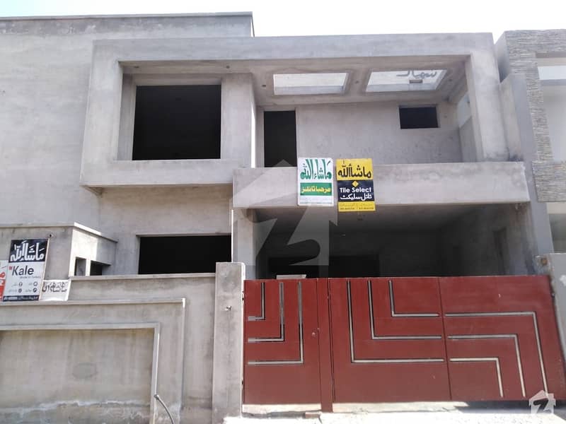 ایڈن آچرڈ فیصل آباد میں 5 مرلہ مکان 1.2 کروڑ میں برائے فروخت۔