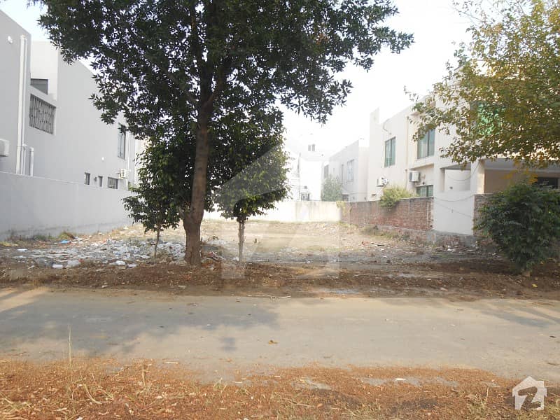 Ideal Location 100 Feet Road 1 Kanal Plot No 281 For Sale At Phase 5