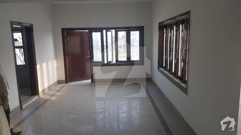 27 Rooms Bungalow Is Available For Rent For School In PECHS Block 2