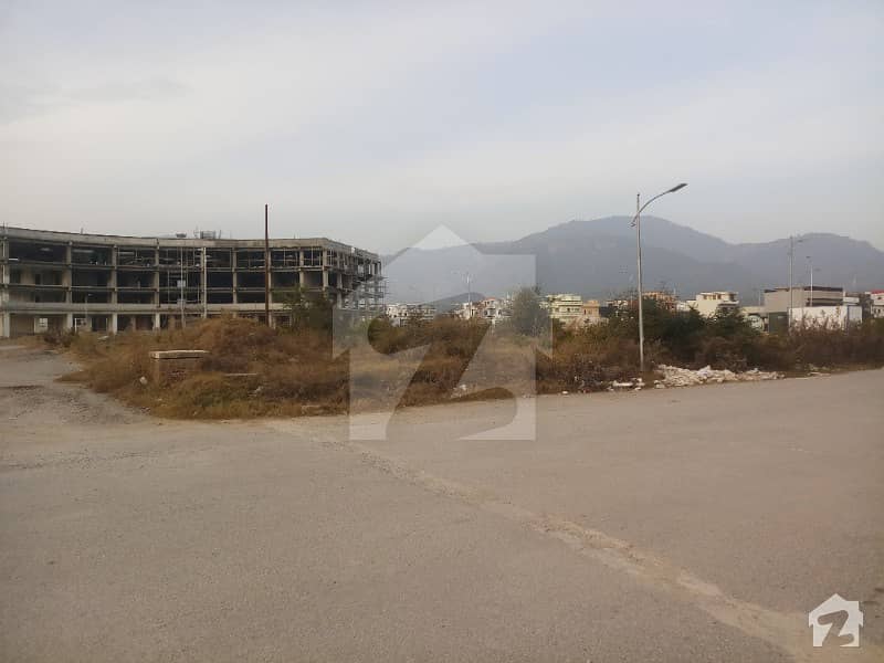 Prime Location Marglla Face plot For Sale size 5090500 Sq Yards three side open with Extra Land