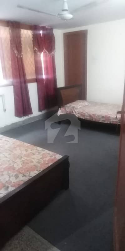I8 Furnished Room Available For Rent Only For Ladies
