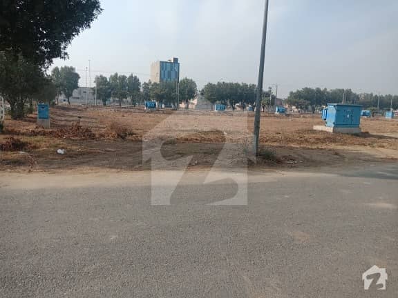 4 Marla Corner Commercial Plot  Q  32  For Sale