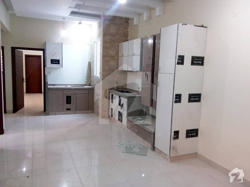 پی ای سی ایچ ایس بلاک 6 پی ای سی ایچ ایس جمشید ٹاؤن کراچی میں 3 کمروں کا 7 مرلہ بالائی پورشن 1.55 کروڑ میں برائے فروخت۔