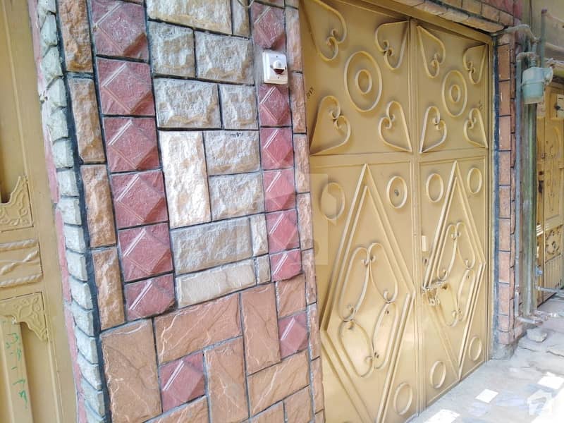 عید گاہ روڈ پشاور میں 7 کمروں کا 12 مرلہ مکان 1.4 کروڑ میں برائے فروخت۔
