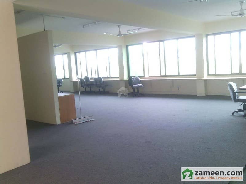 7000 Sq-Ft Commercial Floor For Rent In G-9 Markaz Central Ac Heating Lift Available
