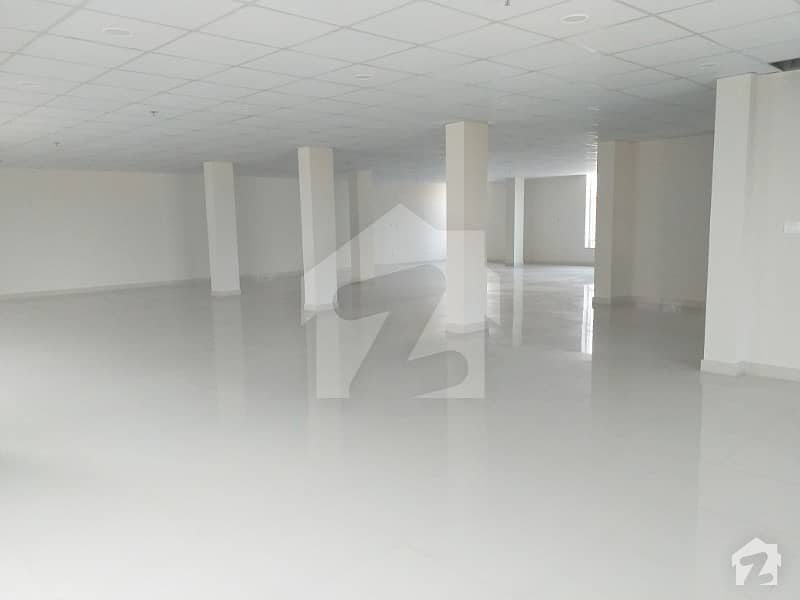 11000sqft office available at prime location in f7