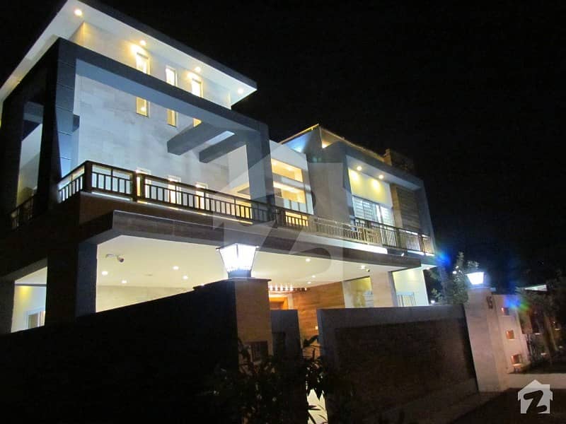 بحریہ ٹاؤن فیز 8 بحریہ ٹاؤن راولپنڈی راولپنڈی میں 7 کمروں کا 1.3 کنال مکان 4.6 کروڑ میں برائے فروخت۔