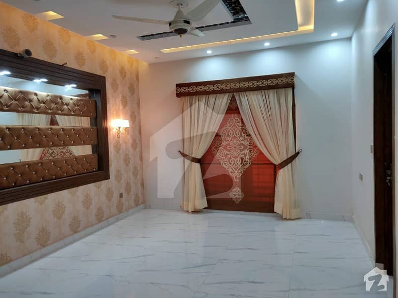 10 Marla Used House For Sale In Quaid Block Sector E Of Bahria Town Lahore
